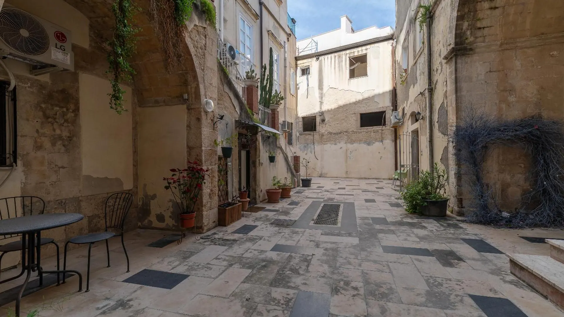 אכסניה סירקוזה Milonghita Apartment Ortigia איטליה